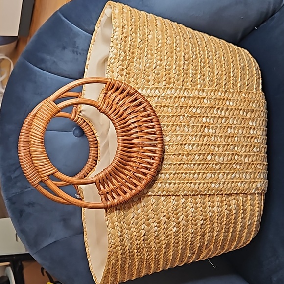 Handbags - CeeKlein Straw Tote Nwt